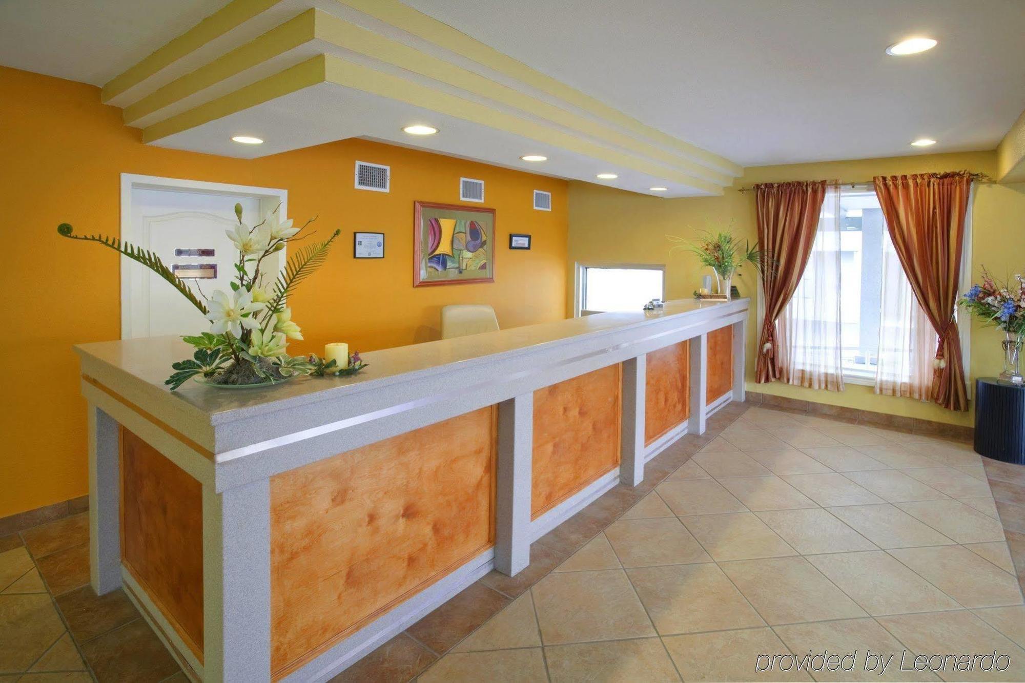 Econo Lodge Del Rio Interior photo